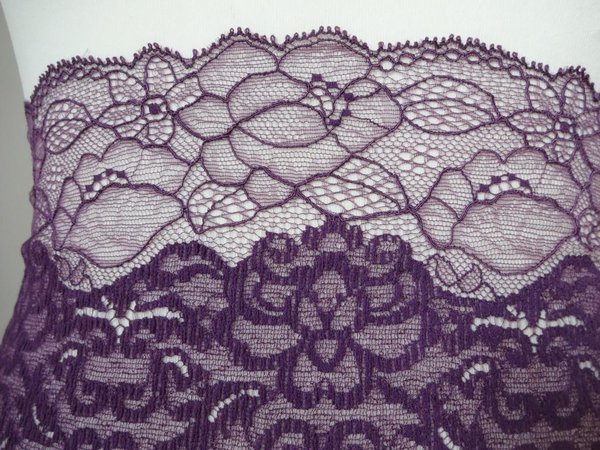 Französische elastische Calais Spitze,Spitzenborte in dunkel lila,violet 21cm breit