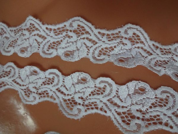 Französische elastische Spitzenborte in weiß 2m x 3,5cm