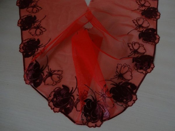Nicht elastische bestickte Tüll Spitze rot mit weinrote Rosen 18cm breit