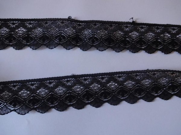 Französische  elastische Calais Spitze,Spitzenborte in schwarz  3cm breit