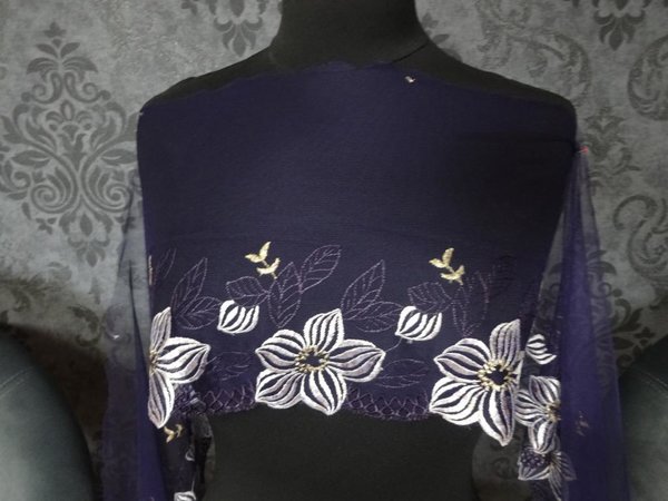 Nicht elastische bestickte Tüll Spitze  lila violett mit beige und gold 23cm breit