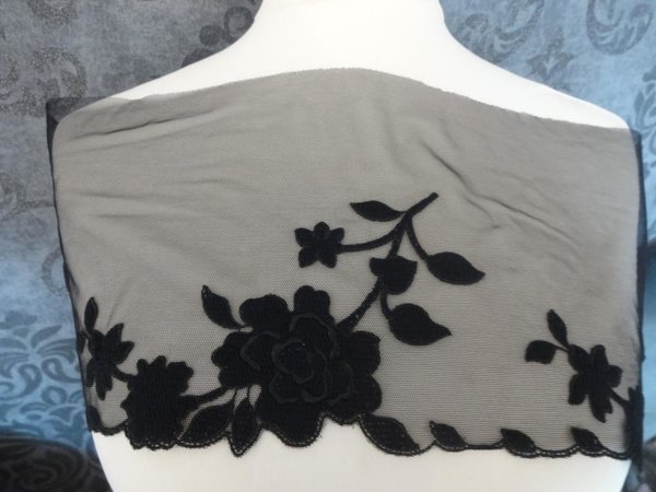 Nicht elastische bestickte Tüll Spitze in schwarz mit Blumen 19cm breit
