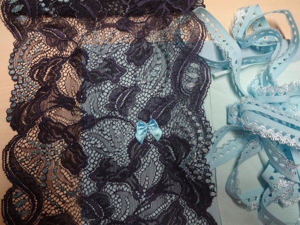 Materialpaket de Luxe aus Stoff ,Spitze ,Gummiband für Slip in dunkel blau türkis