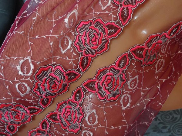 Nicht elastische bestickte Tüll Spitze in Beeren rot,coral und rosa 18cm breit