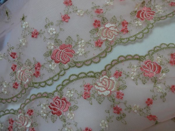 Nicht elastische bestickte Tüll Spitze in rosa mit Rosen Muster 23cm breit
