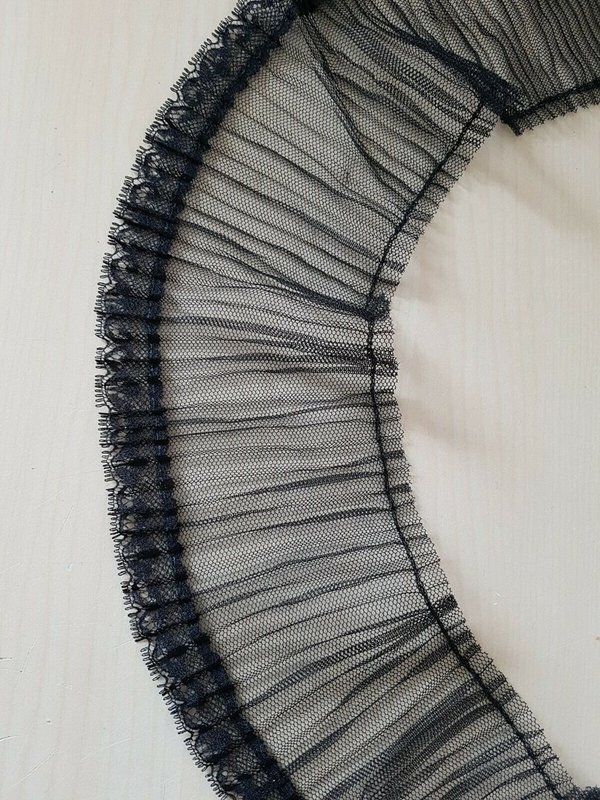 Nicht elastische plissierte Spitze,Spitzenborte,lace in schwarz 9cm breit